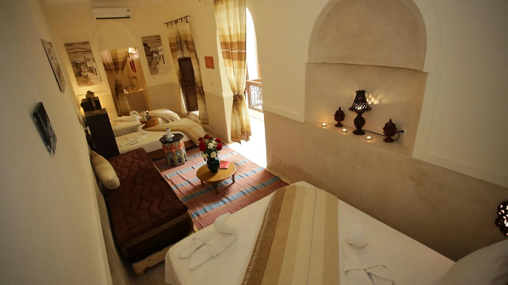 Riad White Flowers Marrakesh