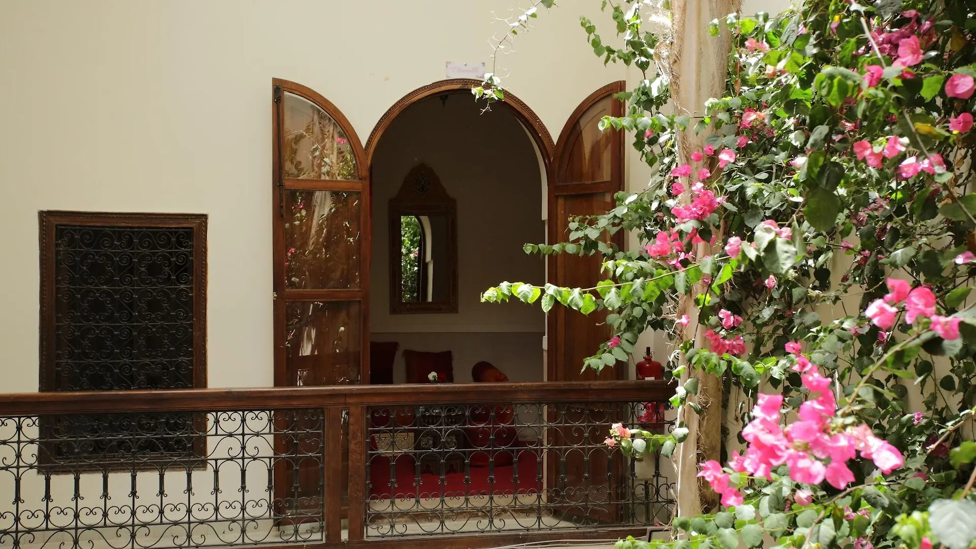Riad White Flowers Guest house Marrakesh
