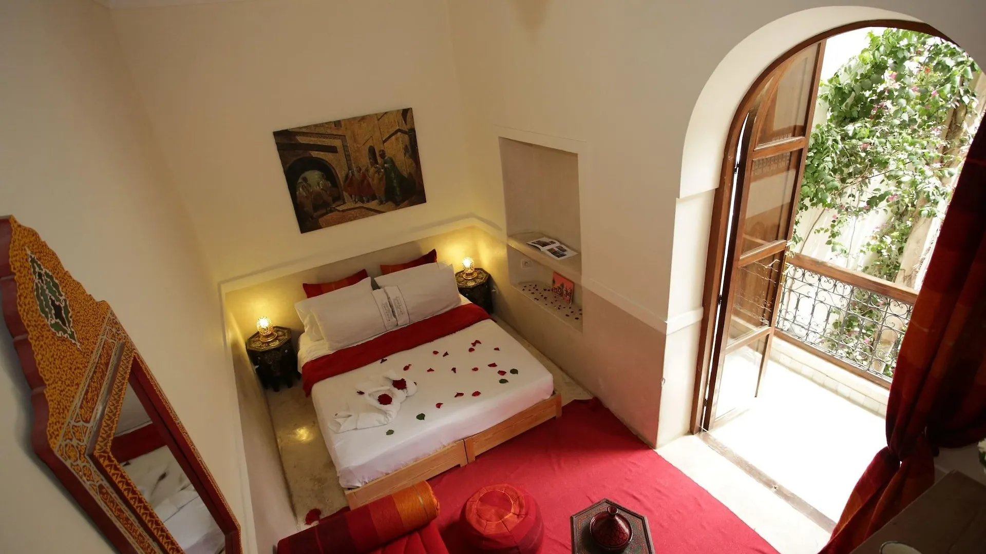 Riad White Flowers Marrakesh