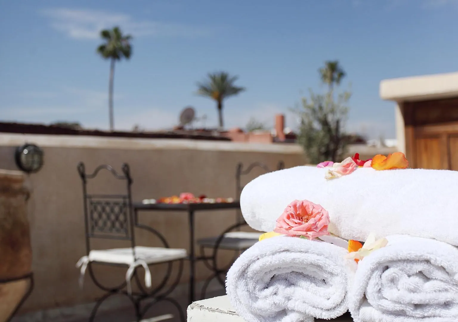 Riad White Flowers Marrakesh