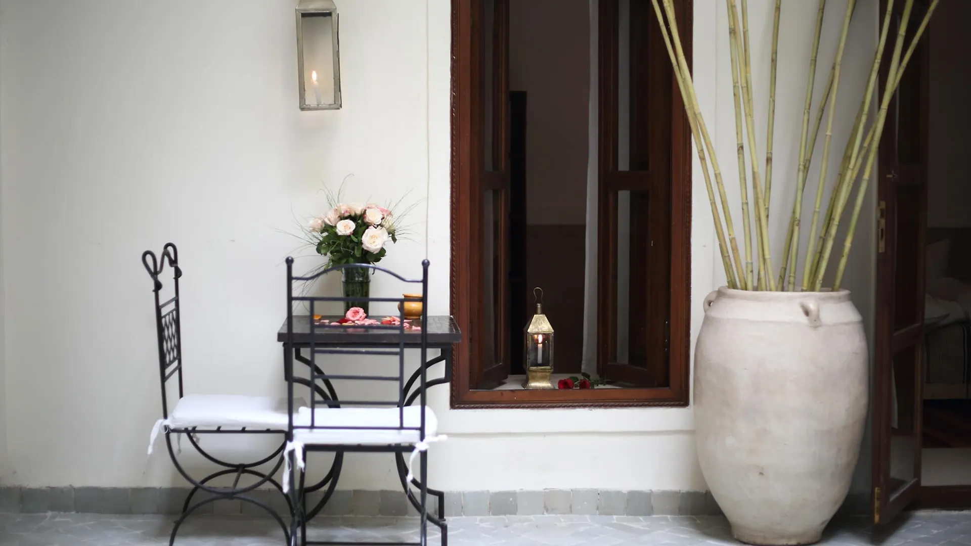 Riad White Flowers Marrakesh