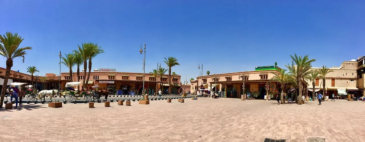 מרקש Riad White Flowers מרוקו